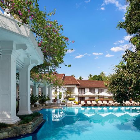 Mahaweli Reach Hotel Kandy Exterior foto