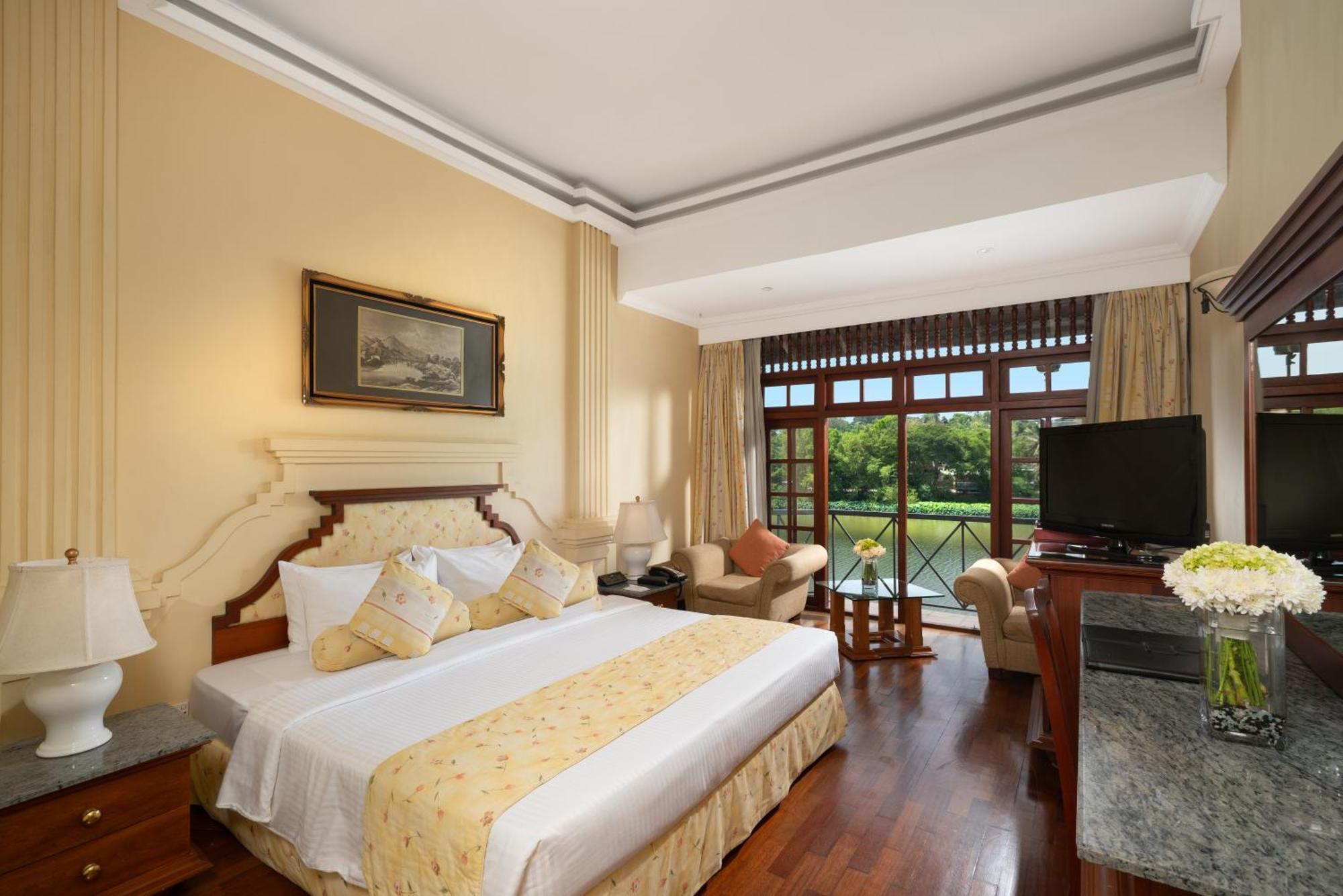 Mahaweli Reach Hotel Kandy Exterior foto