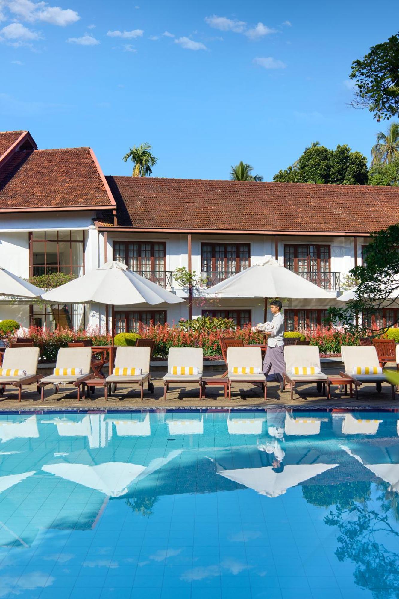 Mahaweli Reach Hotel Kandy Exterior foto