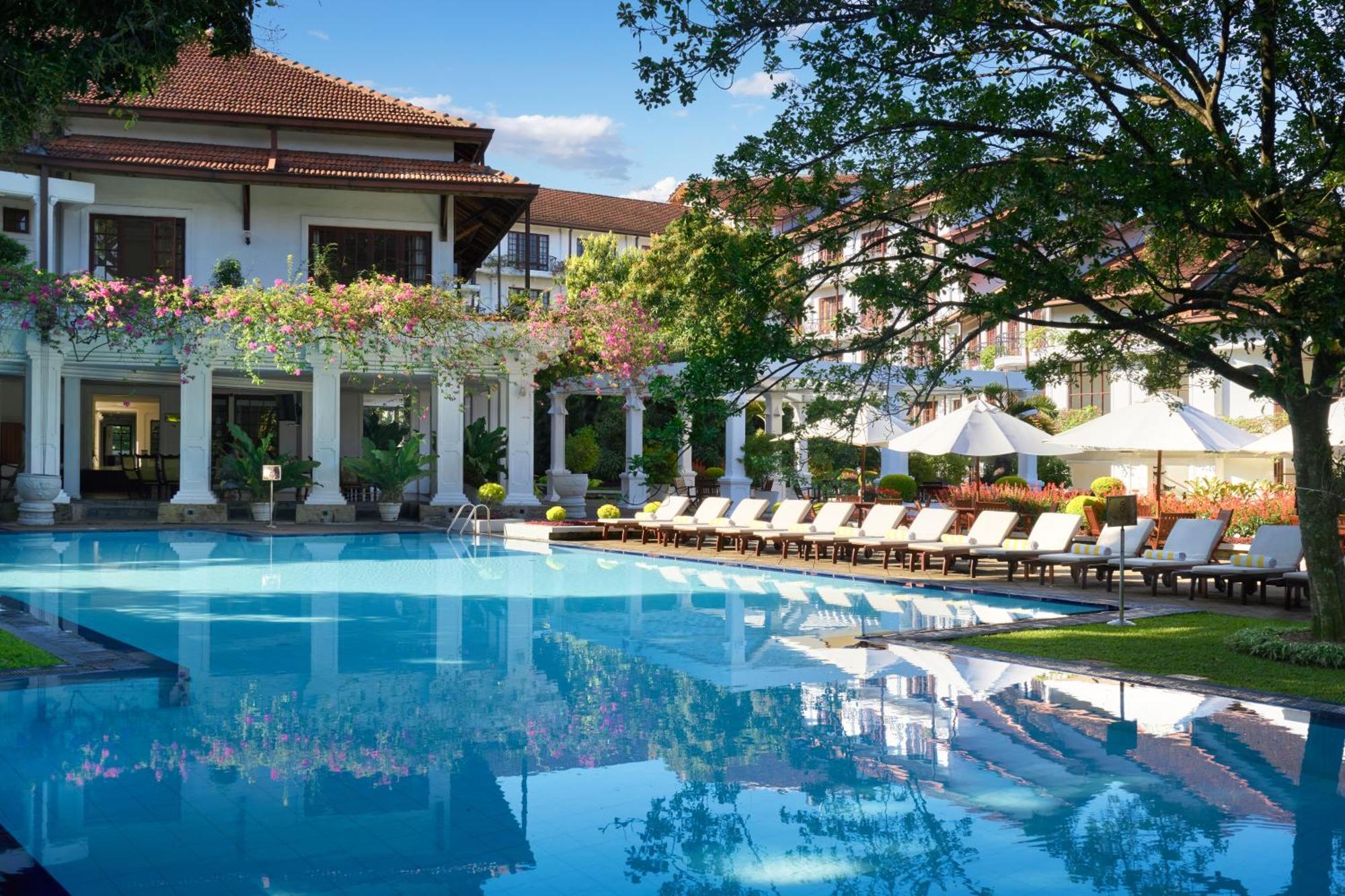 Mahaweli Reach Hotel Kandy Exterior foto